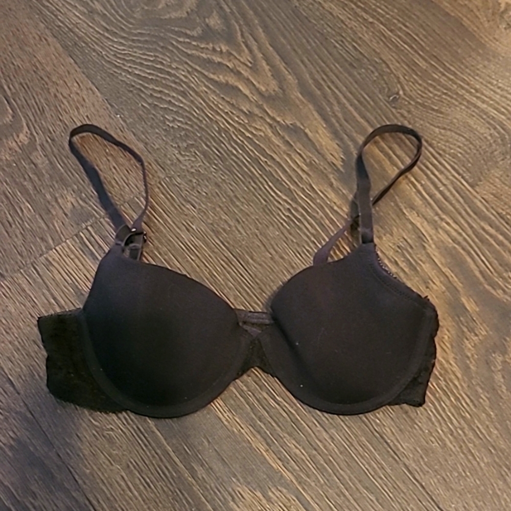 🎉NWOT Black Bra